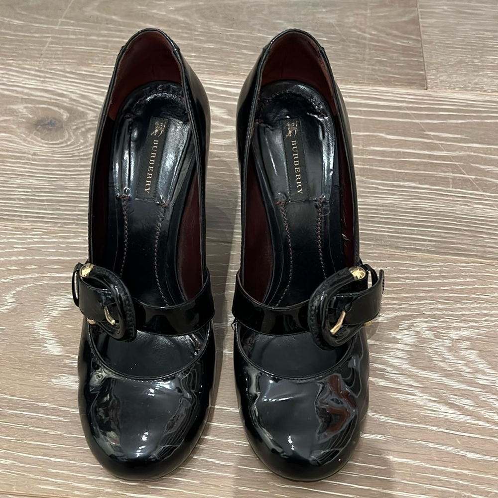 Burberry patent leather shoe, size 40, 4 inch heel
